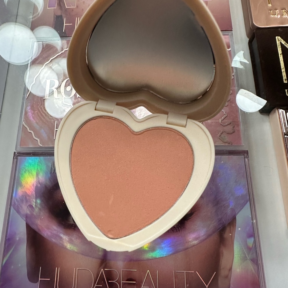 Colourpop heart blush - Picture 2 of 4